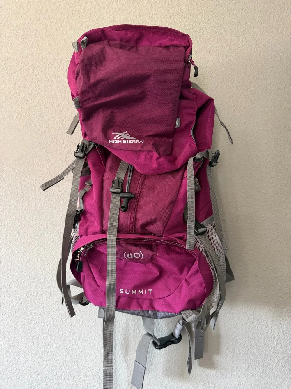 High Sierra Women's Summit 40 Internal Frame Pack
